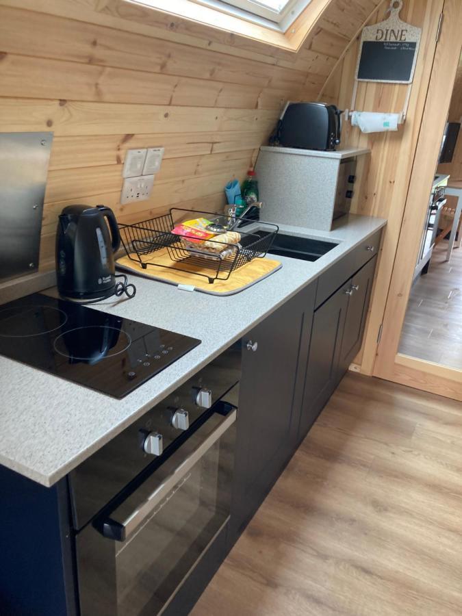 Robins Nest Glamping Pod With Hot Tub Hotel Keith Bagian luar foto